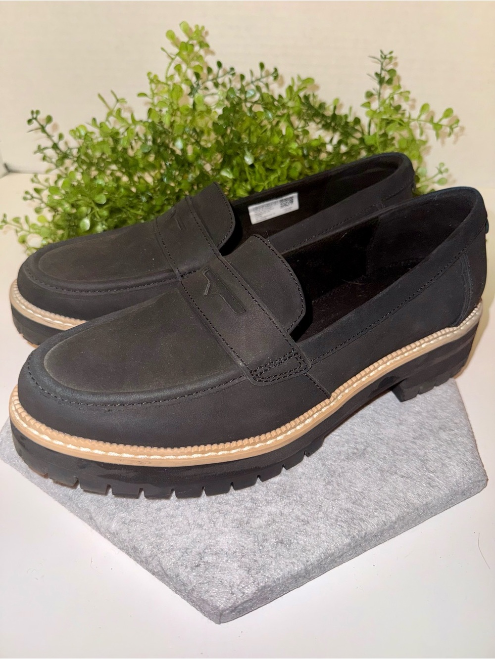 Toms Black Leather Lug Sole Penny Loafers with Tan Welt